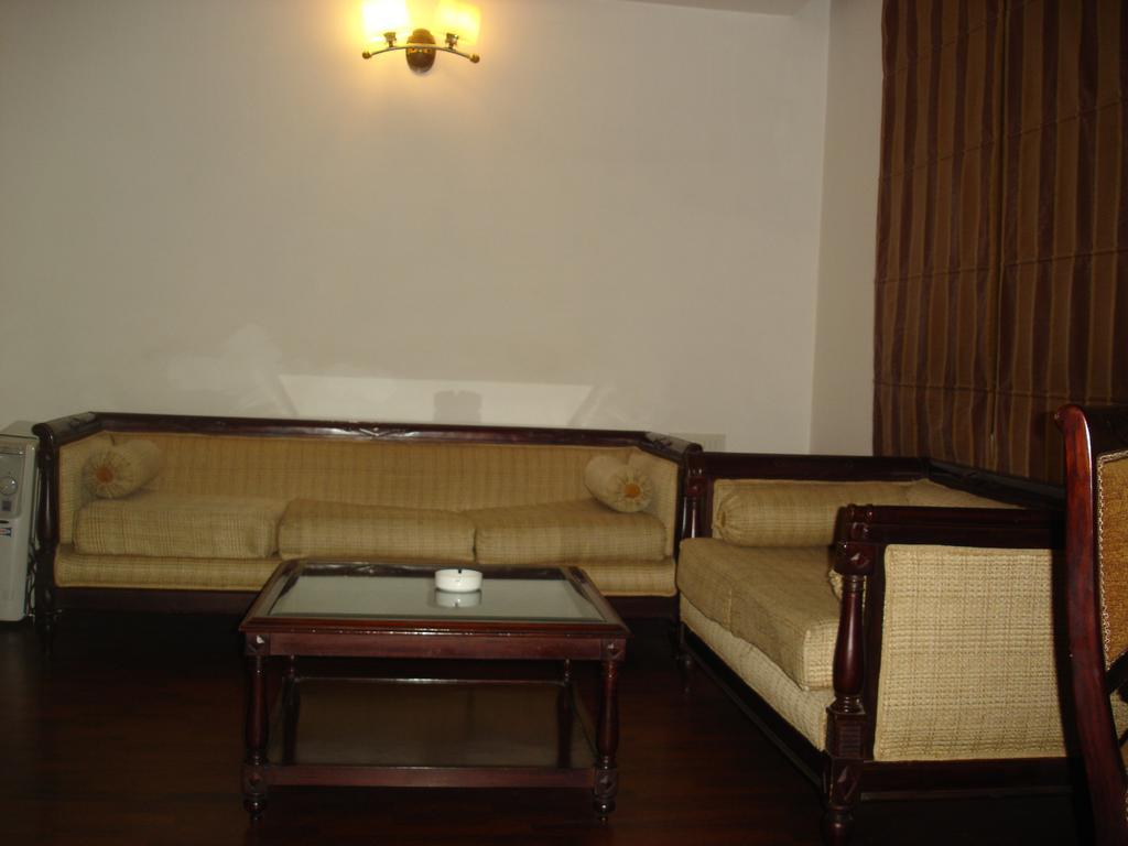 J'S Inn New Delhi Exterior photo